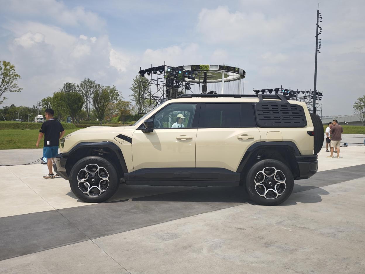 31.99万起!东风+华为+硬派越野猛士M817正式上市