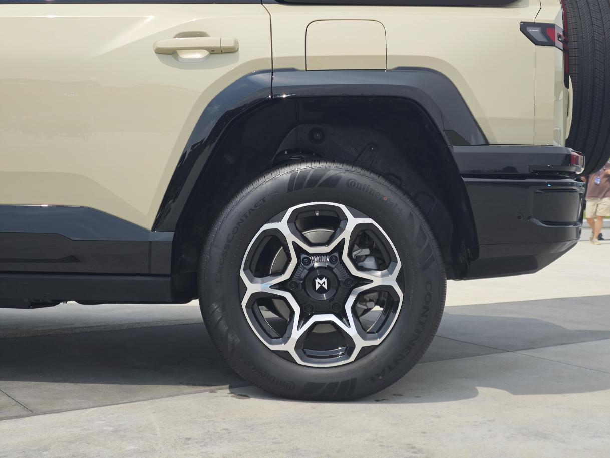 31.99万起!东风+华为+硬派越野猛士M817正式上市