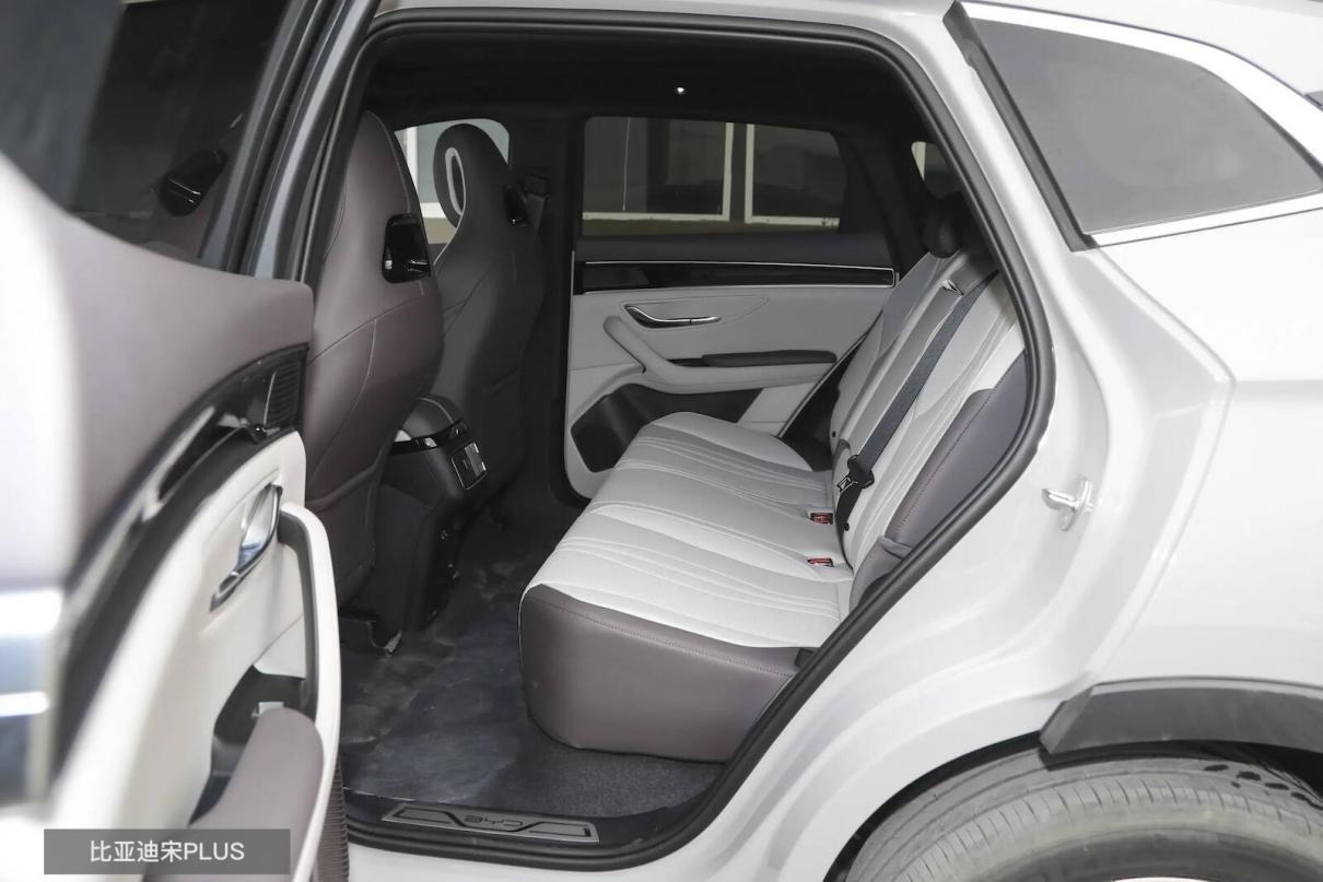 限时13.99万捷途山海L7 PLUS能比过宋PLUS吗