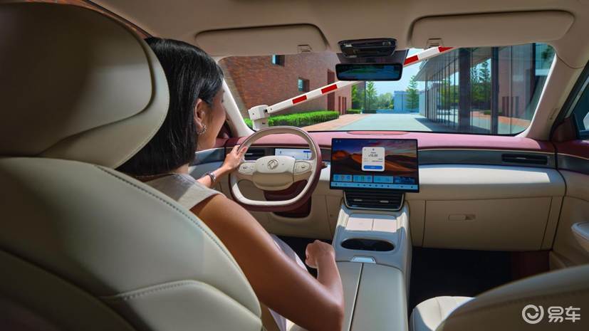 东风风神L8预售12.99万元起 打造舒适豪华座舱