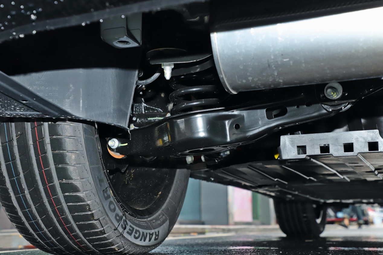 捷途山海L7 PLUS上市,比长安启源Q07更值得买?