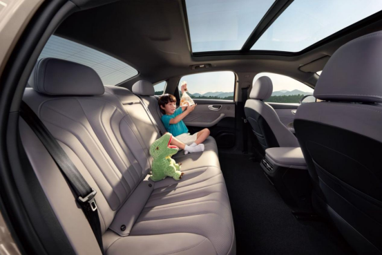 荣威M7 DMH 预售价格9.78万起强势宣战银河A7