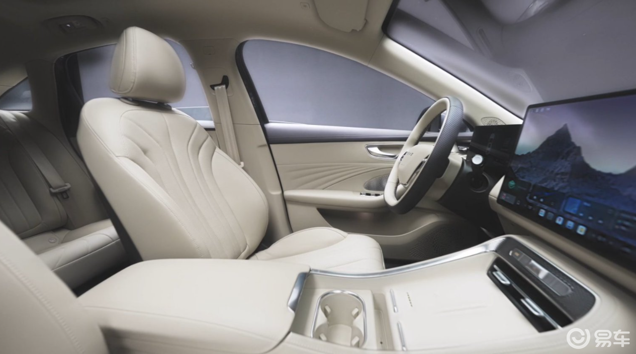 荣威M7DMH预售 9.78万起 综合续航2050km+