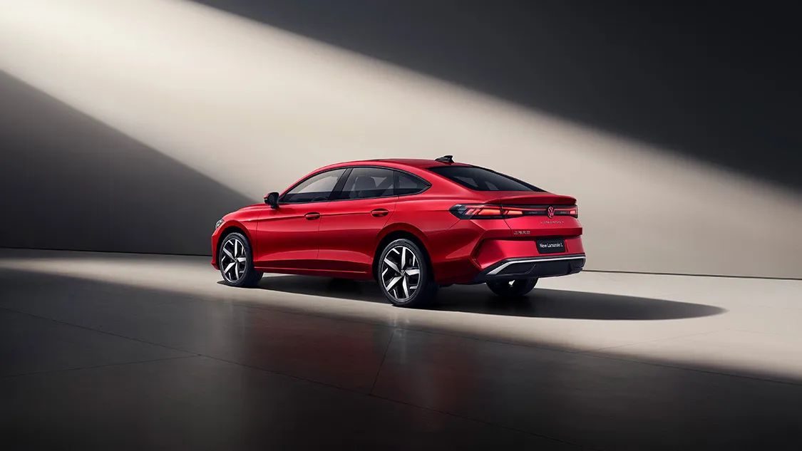 UNI-V对比凌渡L,都是2.0T掀背车,选哪个更合适?