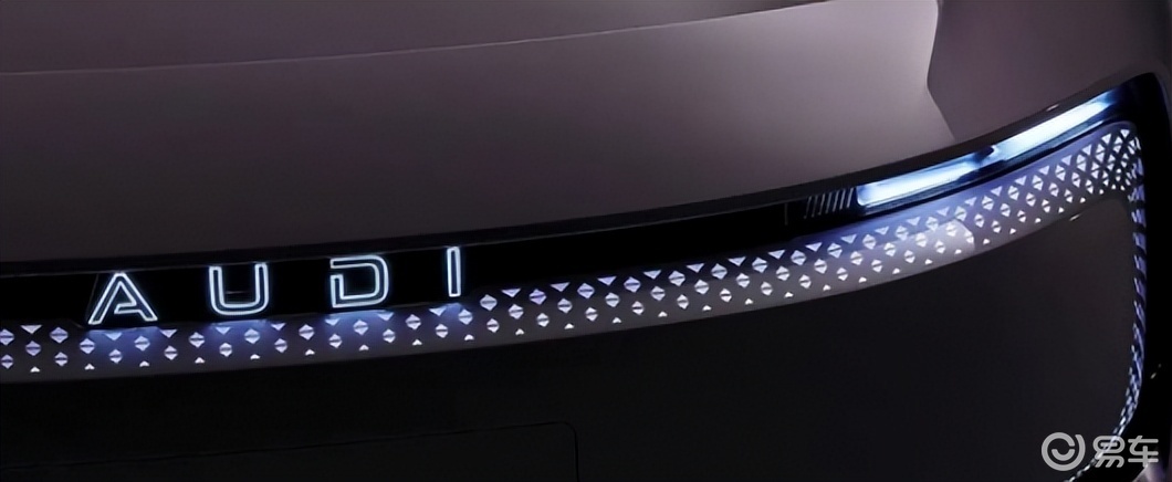 AUDI字母标还是不值钱？四环标没了，奥迪也得降价求生