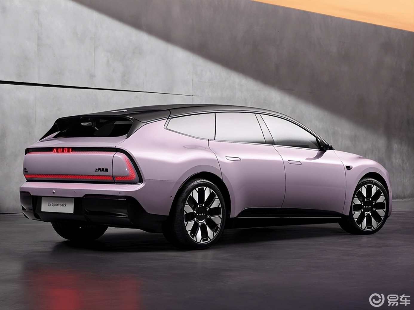 AUDI字母标还是不值钱？四环标没了，奥迪也得降价求生