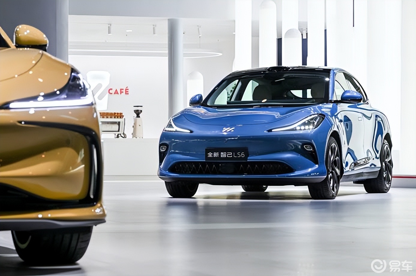 AUDI字母标还是不值钱？四环标没了，奥迪也得降价求生