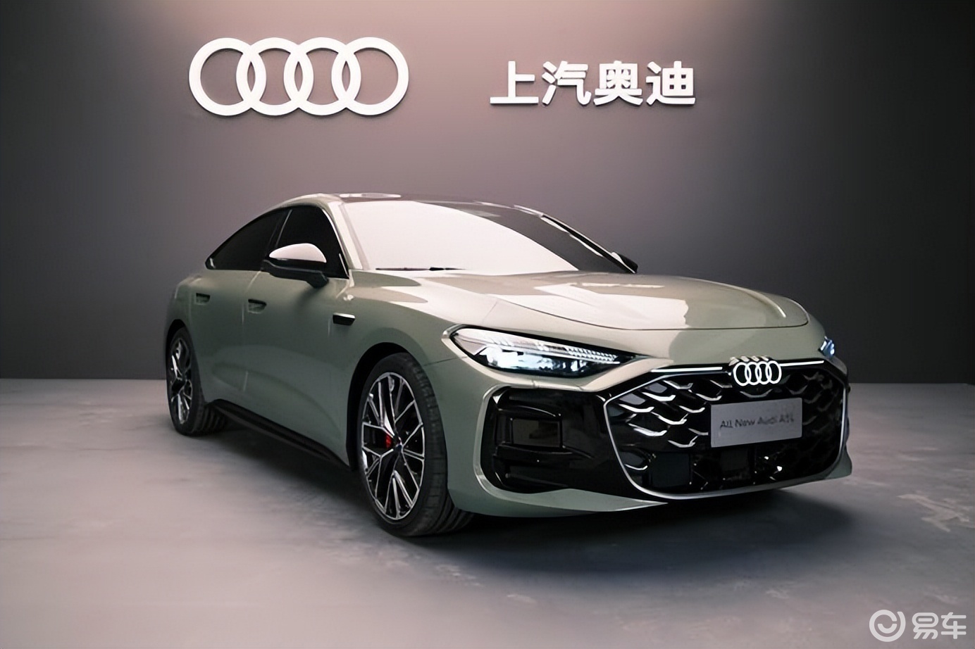 AUDI字母标还是不值钱？四环标没了，奥迪也得降价求生