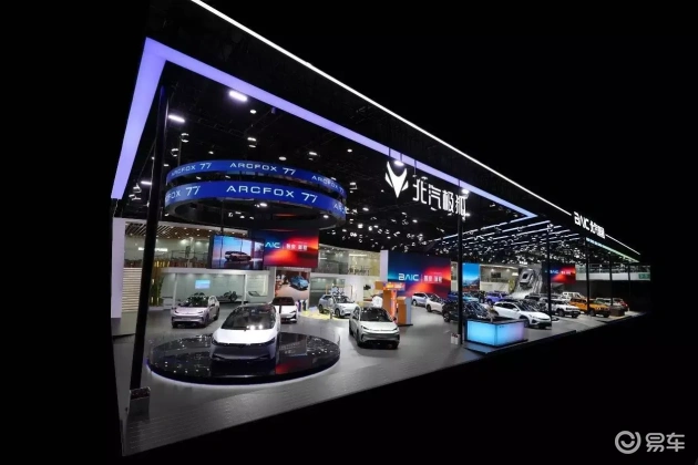 极狐新阿尔法T5 vs 零跑C10：15万级纯电SUV深度对比