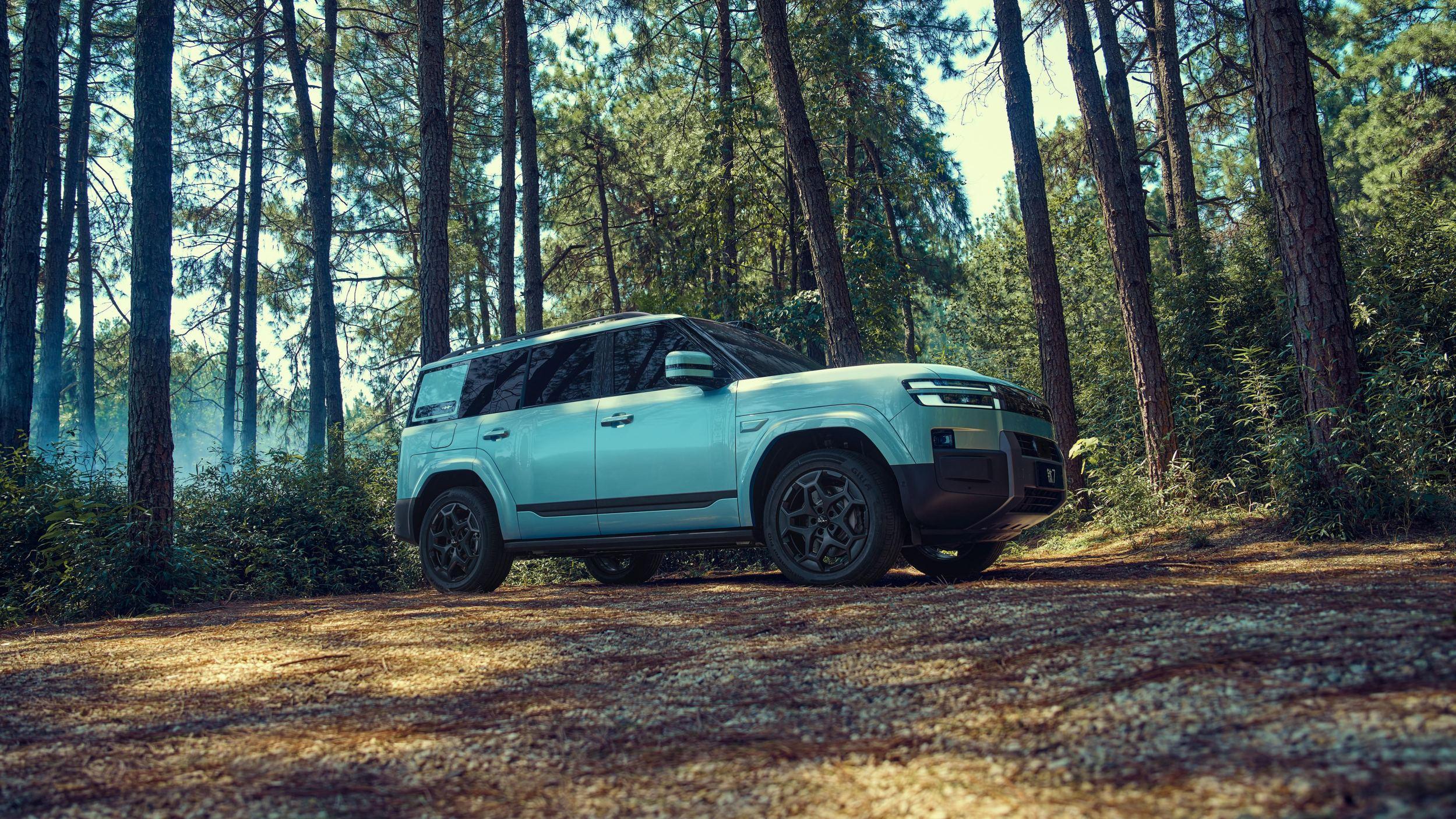 17.98万元起,大五座插混SUV方程豹钛7有哪些亮点?