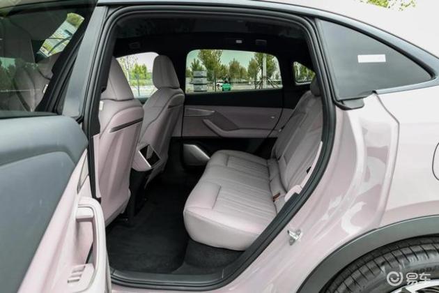 乐道L60、Model Y与理想L6对比，选哪个更划算