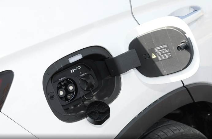 双车横评！比亚迪宋PLUS DM-i VS长安启源Q07