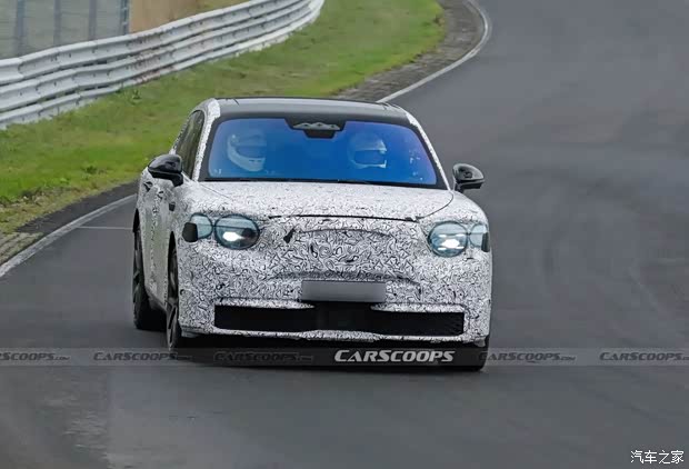 10年之后宾利再推第二款SUV 实车谍照曝光 价格更低 设计更加激进