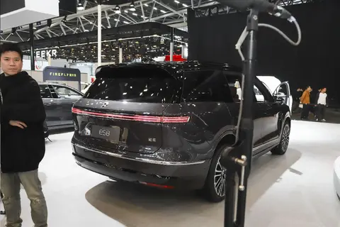 蔚来全新ES8，900伏快充，纯电续航635公里，轴距3130毫米