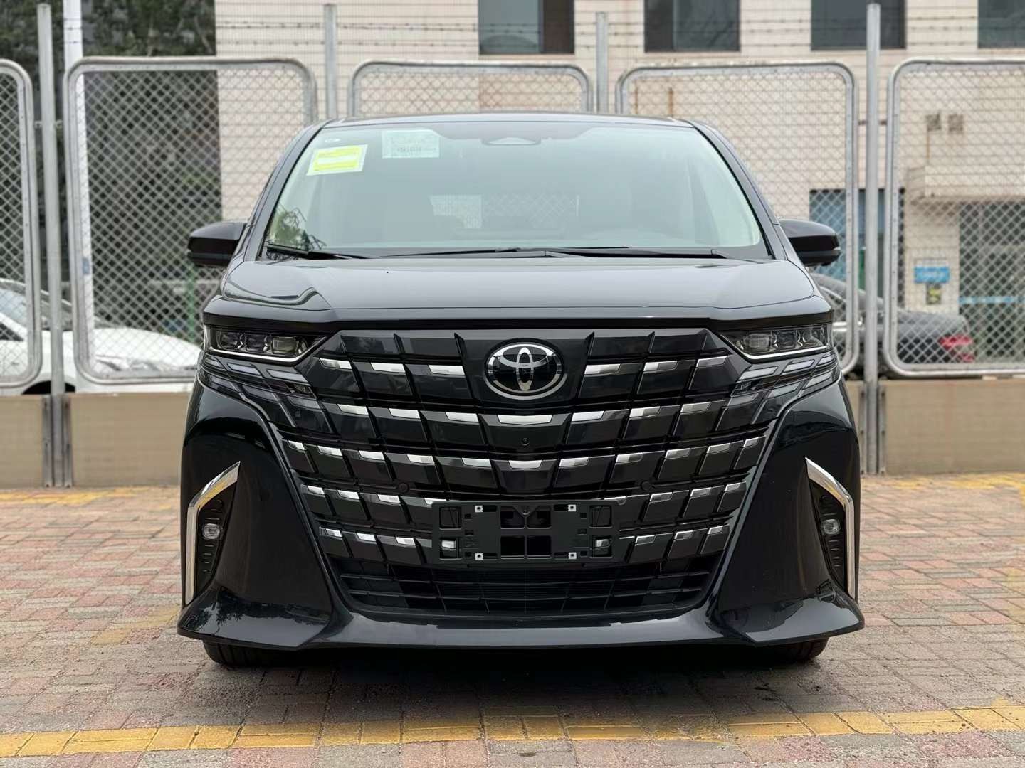 2026款丰田埃尔法商务车 舒适豪华旗舰车型